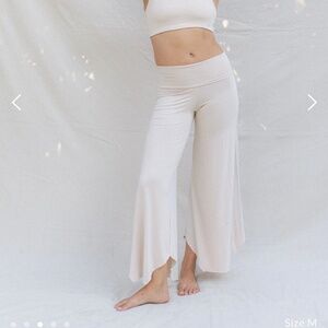 Indigo Luna Layla Flares